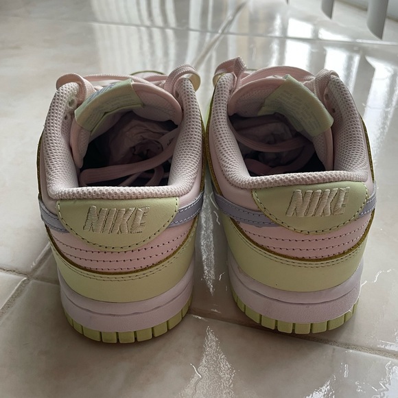 2021 Wmns Dunk Low 'Lime Ice' - Picture 2 of 4